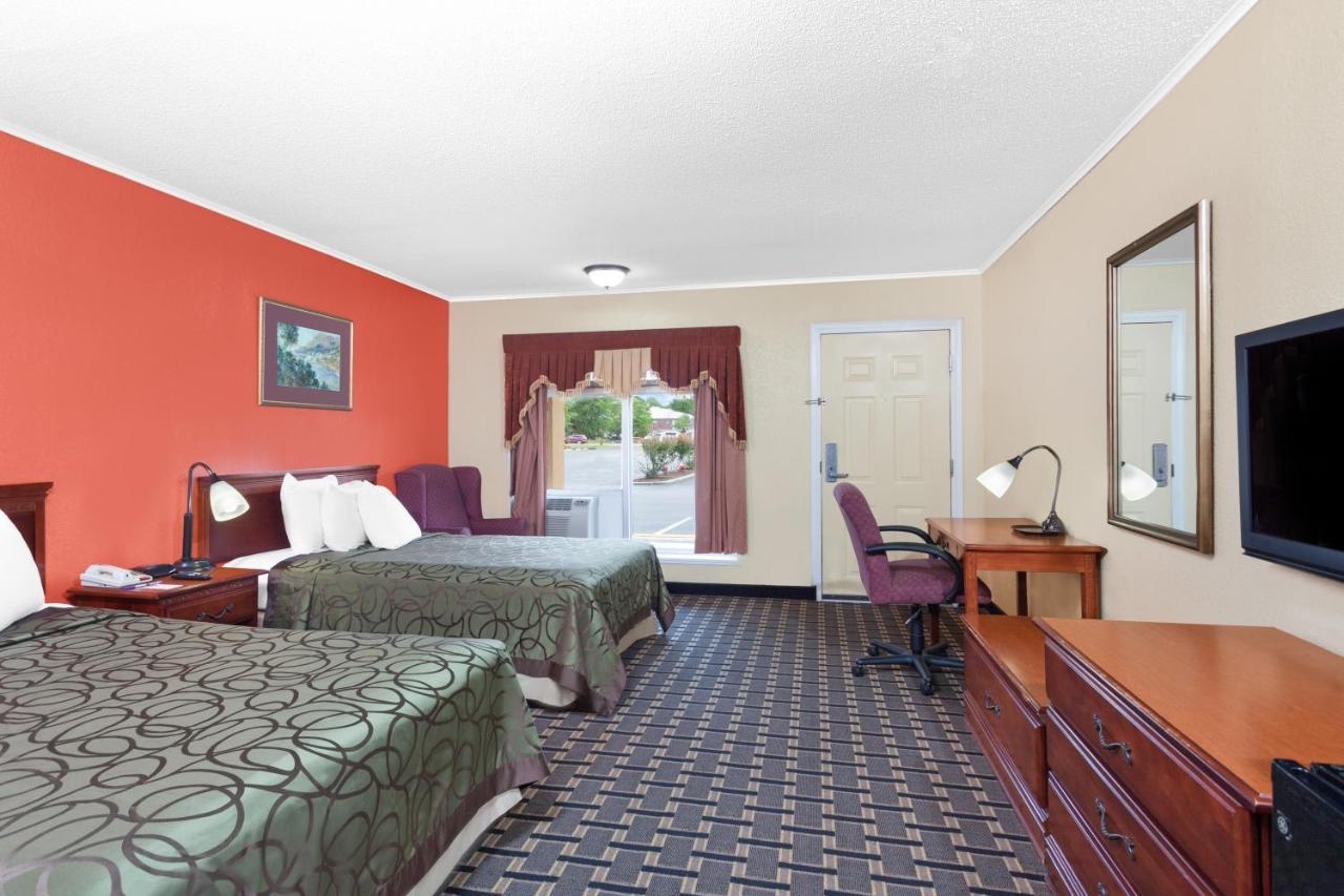 Travelodge By Wyndham Jackson I-40 Exit 82 Exterior foto